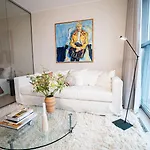 Thoughtfully Fine Designed 1br In Prime Location Apartment