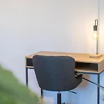 Scandi-boho 1br Calm & Well-connected Location *