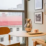 Thoughtfully Fine Designed 1br In Prime Location Apartamento Gotemburgo