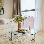 Thoughtfully Fine Designed 1br In Prime Location Apartment *