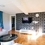 Apartmán Workers - 8 Beds - Free Parking - Near Volvo