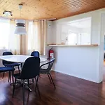Workers - 8 Beds - Free Parking - Near Volvo Göteborg