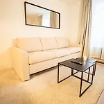 Convenient Duplex In With Privacy & Comfort Apartamento