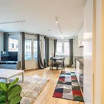 Chic 1br With Balcony In - Prime Location Gotemburgo