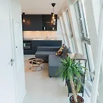 Apartamento Floor With Rooftop, 1br In Great Location