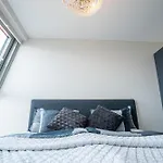 Floor With Rooftop, 1br In Great Location Gotemburgo