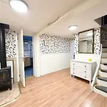 Workers - 8 Beds - Free Parking - Near Volvo Apartmán Göteborg