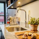 Thoughtfully Fine Designed 1br In Prime Location Gotemburgo