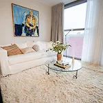 Thoughtfully Fine Designed 1br In Prime Location Apartment