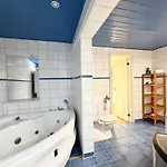 Workers - 8 Beds - Free Parking - Near Volvo Apartmán *