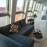 Floor With Rooftop, 1br In Great Location غوتنبرغ