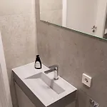 Floor With Rooftop, 1br In Great Location غوتنبرغ