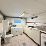 Workers - 4br - 8 Beds - 2 Kitchens - Volvo
