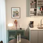Bright Designer In Göteborg