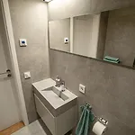 Bright Designer In Apartman Göteborg