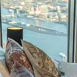 Penthouse 70th Floor Karlatornet شقة