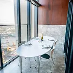 Penthouse 70th Floor Karlatornet شقة *