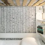 Slottsskogens Hostel