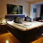 Otel Treetop Hangout & 3*