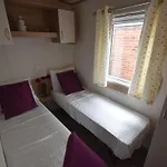 Treetop Hangout & Otel