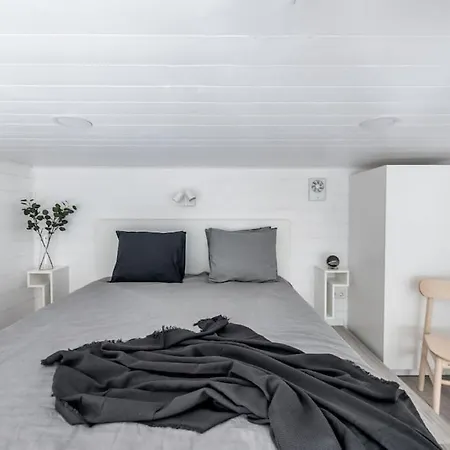 Stylish And Full Equip Studio For A Perfect