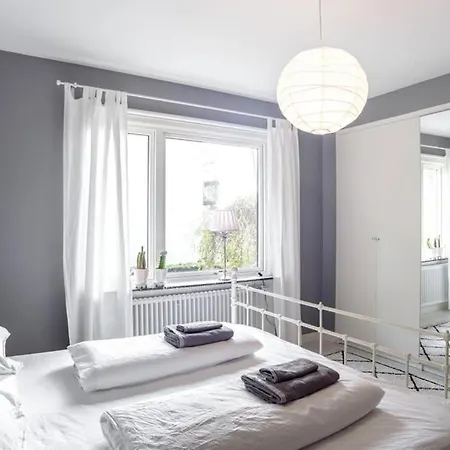 Apartment I Ett Lugnt Och Centrumnara Villaomrade Göteborg