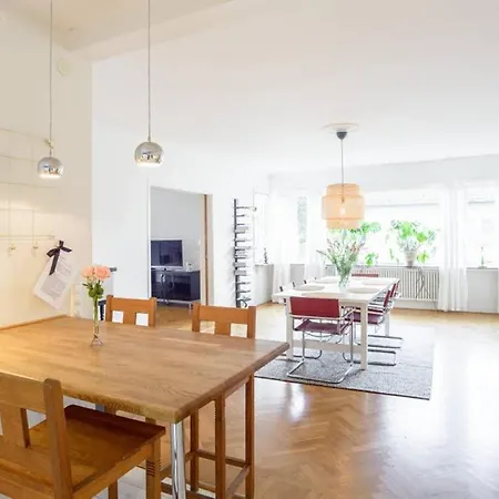 I Ett Lugnt Och Centrumnara Villaomrade Appartement Göteborg