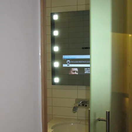 Iqsuites Отель