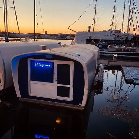 Casa vacanze Amazing Location! Cozy Houseboat In Gothenburg! Goteborg