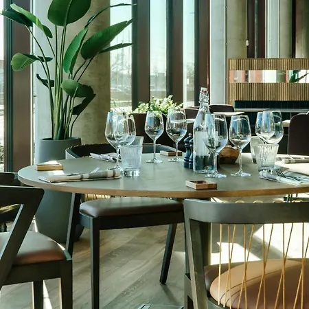 מלון Quality The Weaver 4*