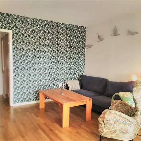 Spacious Flat With Balcony In Central & Hip Area شقة غوتنبرغ