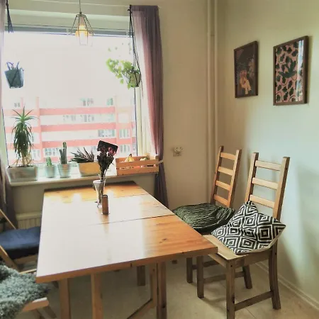Spacious Flat With Balcony In Central & Hip Area * غوتنبرغ