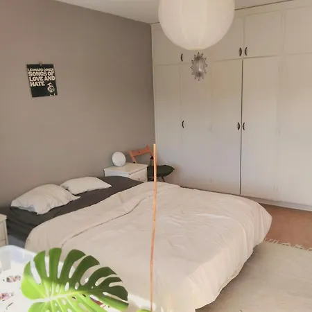 شقة Spacious Flat With Balcony In Central & Hip Area *