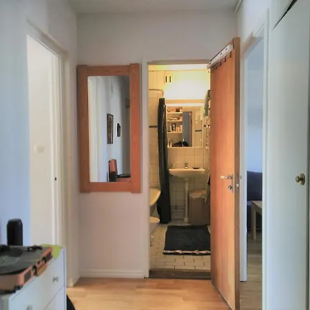 Spacious Flat With Balcony In Central & Hip Area דירה גטבורג