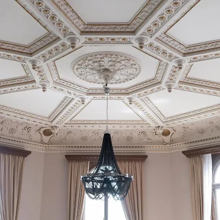 Отель Elite Plaza 4*