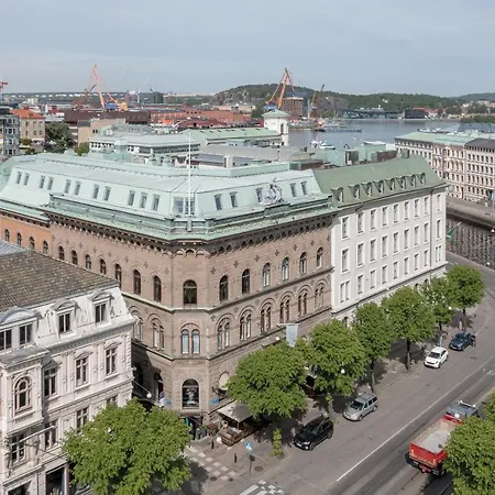 Elite Plaza Hotel 4*