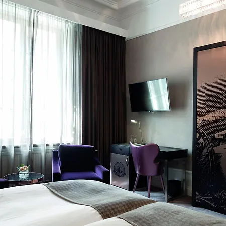 Elite Plaza Hotel