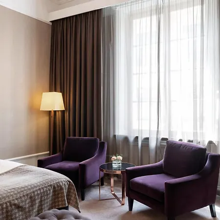 Elite Plaza Hotel 4*