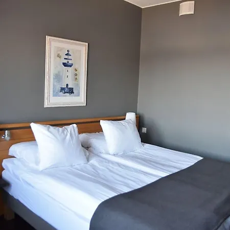 Quality Waterfront Hotel