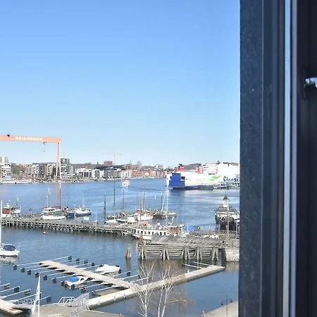 Quality Waterfront Hotel 4*