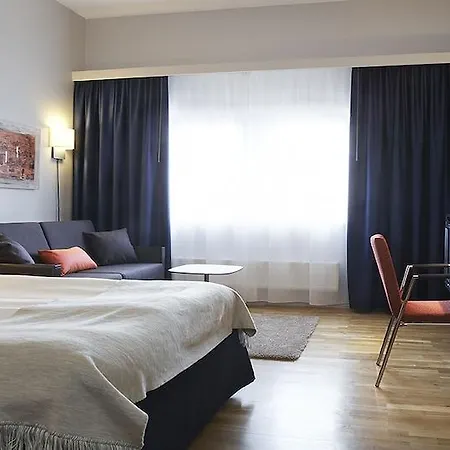 Quality Waterfront Hotel