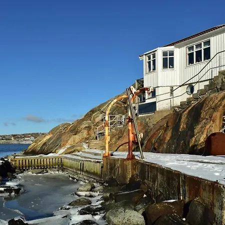 Holiday home Stunning In Torslanda With Jacuzzi, Sauna And Wifi *