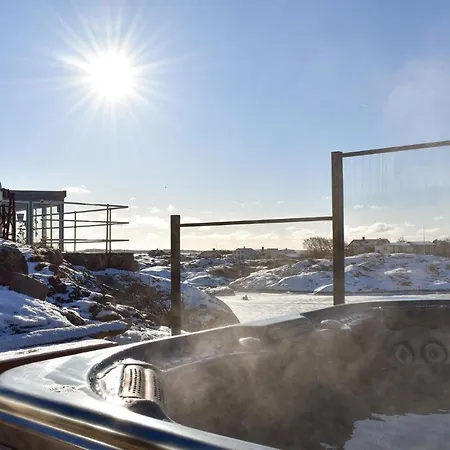 Stunning In Torslanda With Jacuzzi, Sauna And Wifi Feriehus