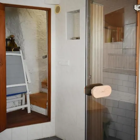 Stunning In Torslanda With Jacuzzi, Sauna And Wifi Gothenburg
