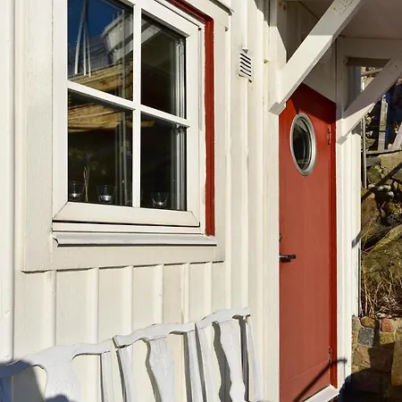 Stunning In Torslanda With Jacuzzi, Sauna And Wifi