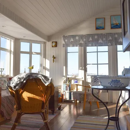 Stunning In Torslanda With Jacuzzi, Sauna And Wifi Feriehus *
