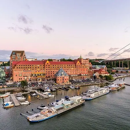 Quality Waterfront Hotel