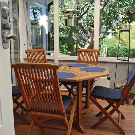 Nice Home In Vaestra Froelunda With Wifi 度假居 *
