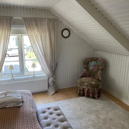 Willa Pia's House *