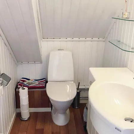 Nice Home In Vaestra Froelunda With Wifi 度假居